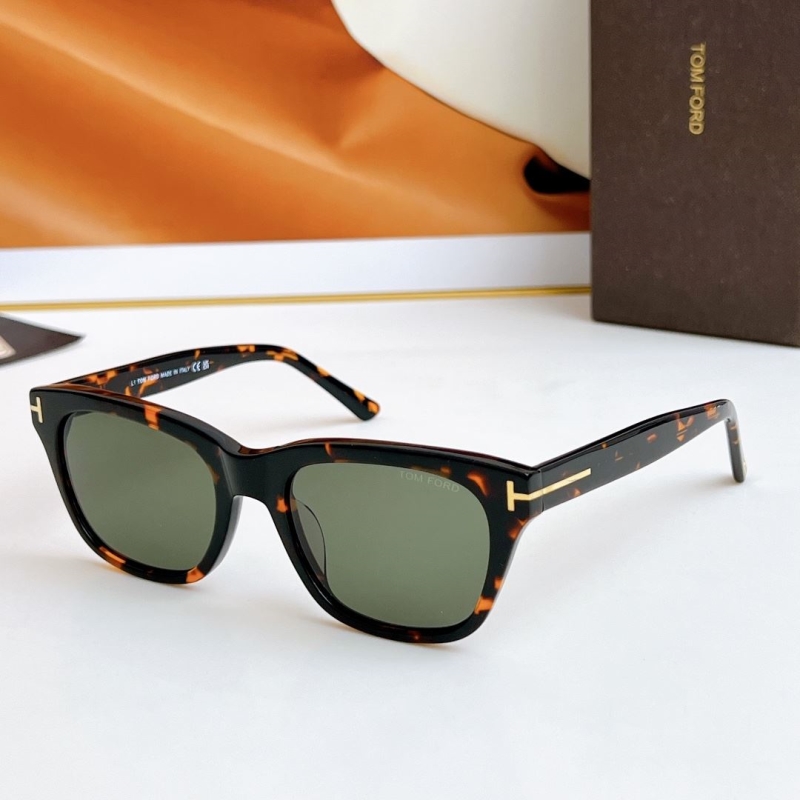 TOM FORD